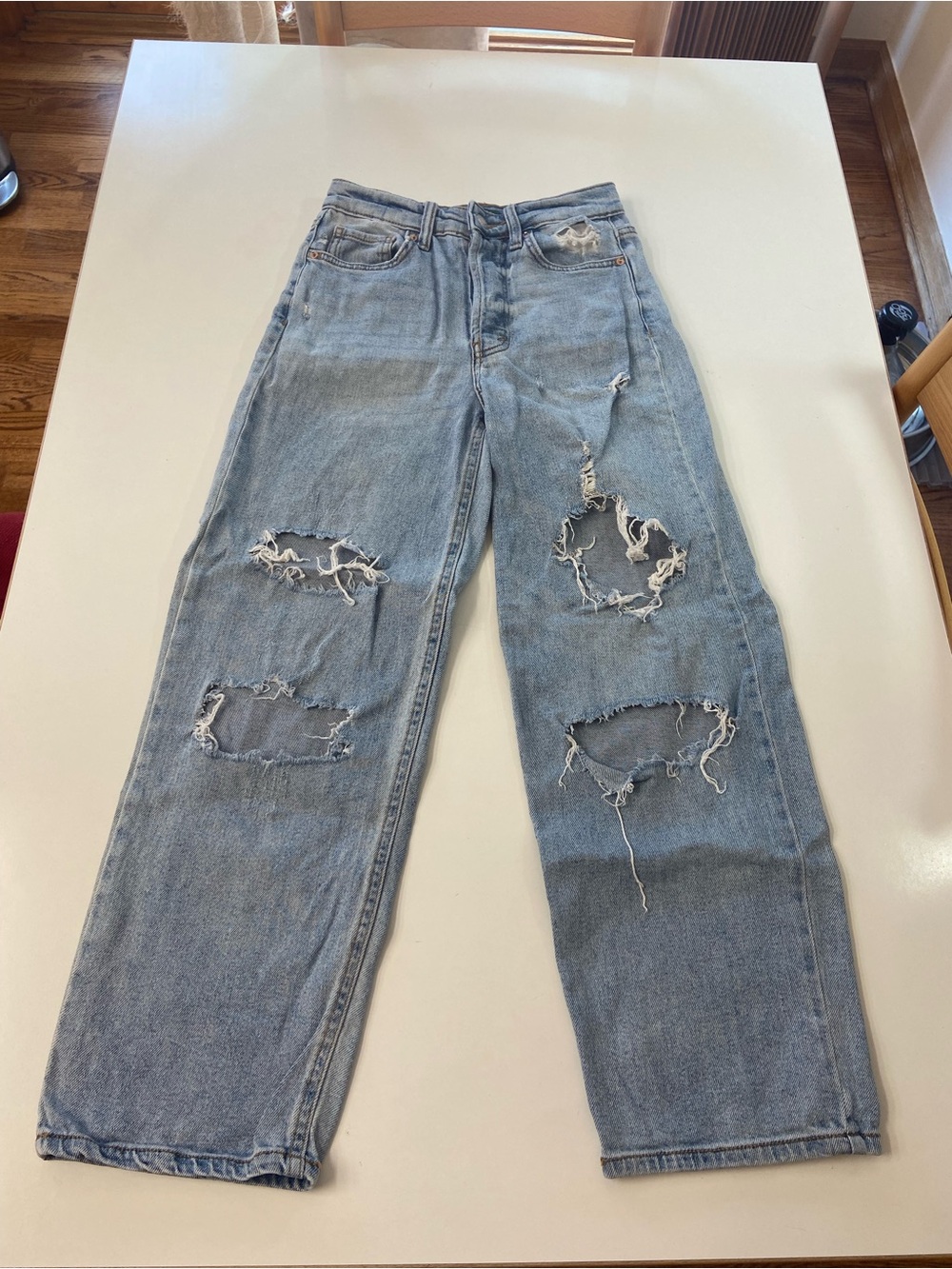 Wild Fable High Rise Straight Distressed Ripped Jeans, great condition, size 00